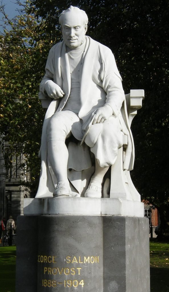 3A Estatua-Trinity.Irlanda