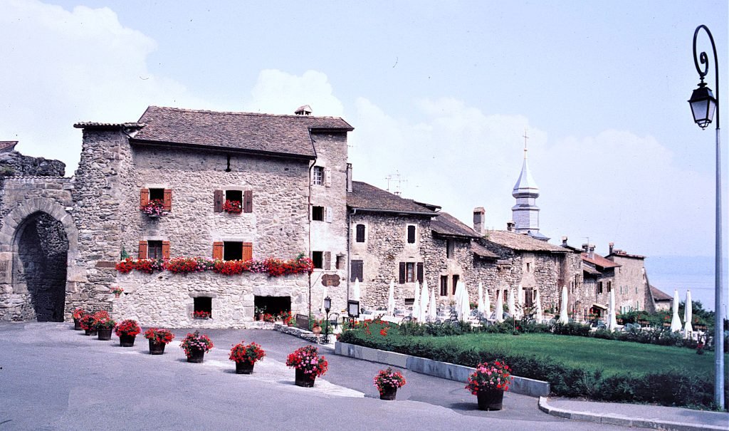 1 Ivoire-Gruyeres-Suiza
