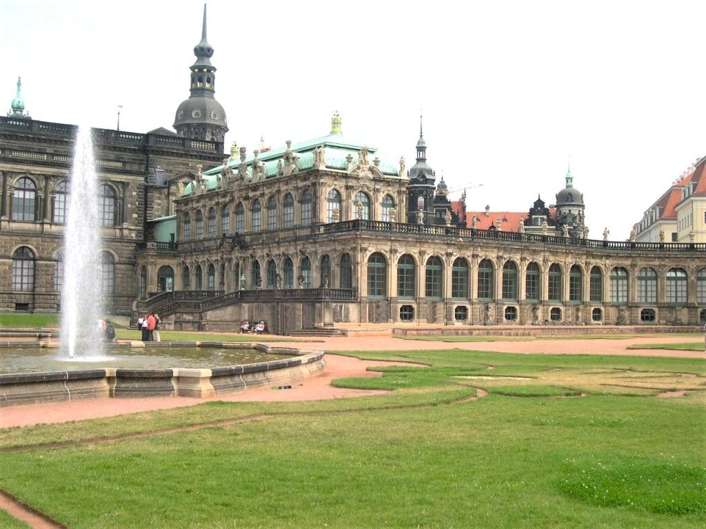 12 Zwinger