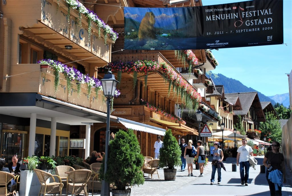 2 Gstaad-Gruyeres-Suiza