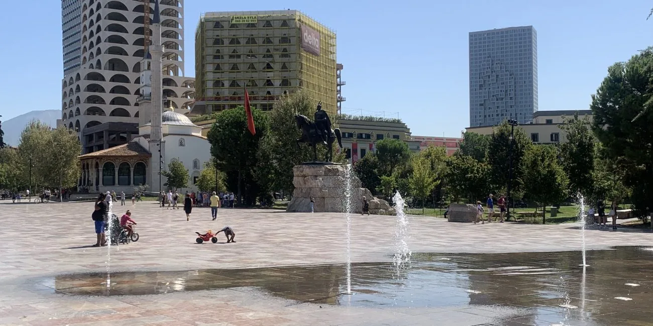 0 Plaza-Tirana-Albania