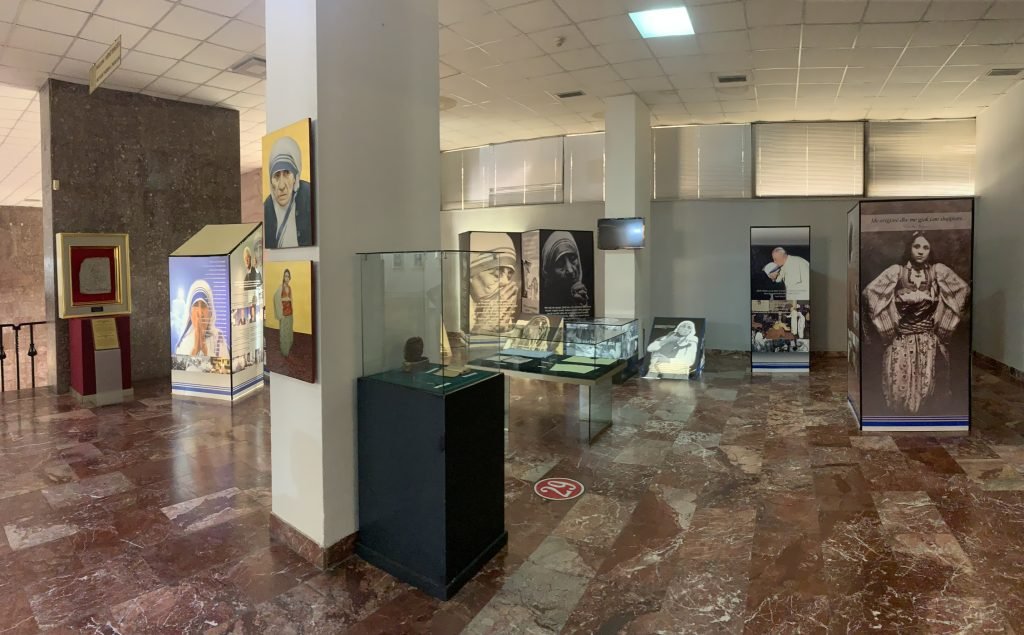 16 Museo-Tirana-Albania