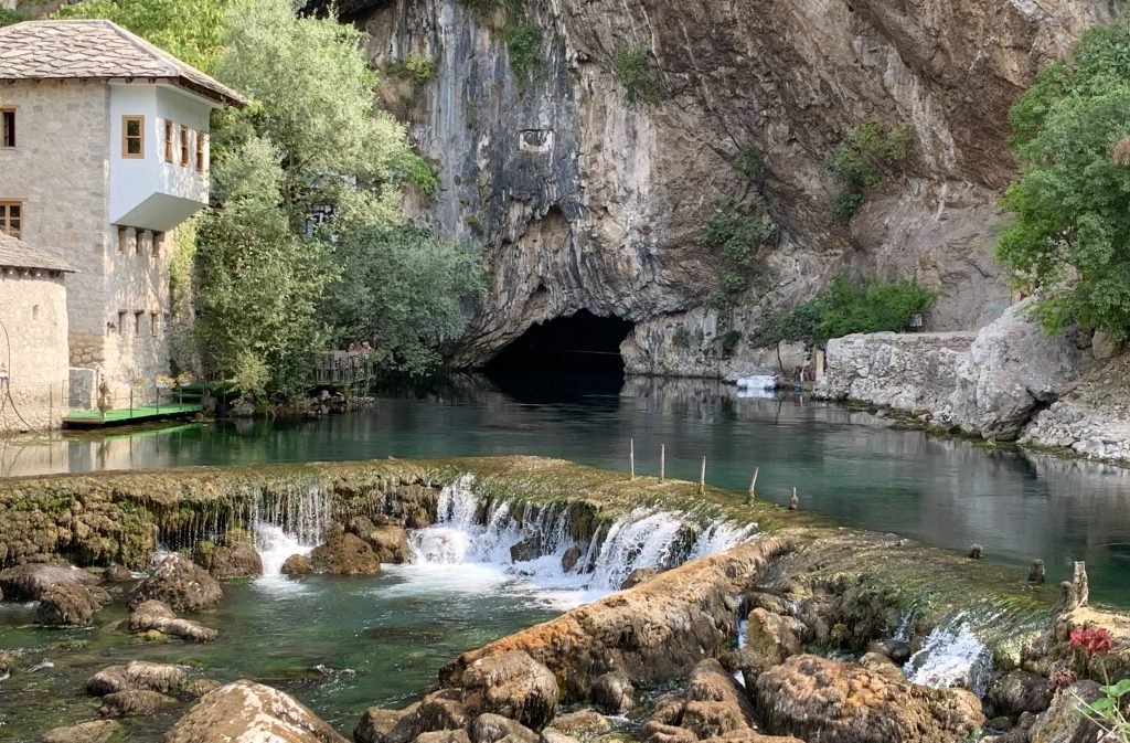 4 Cueva-Blagaj-Bosnia&Herzegovina