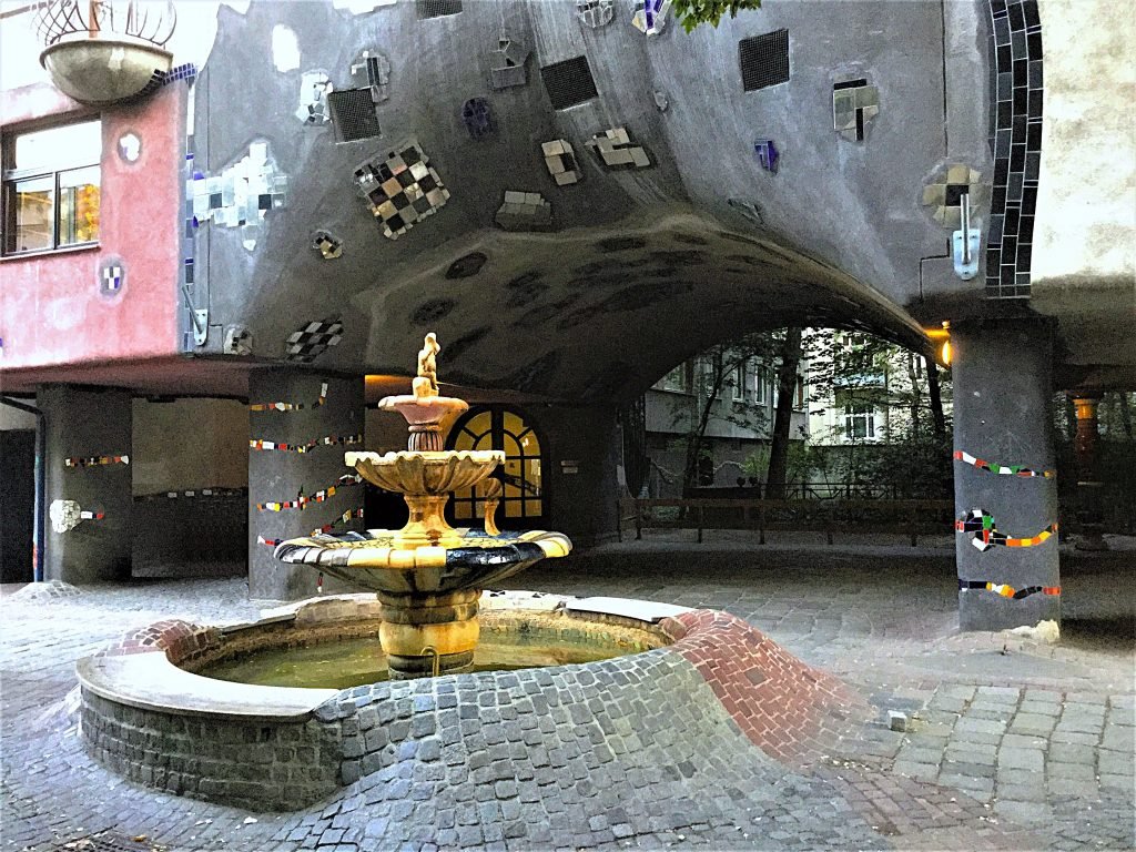 8 Hunderwasser-Viena-Austria