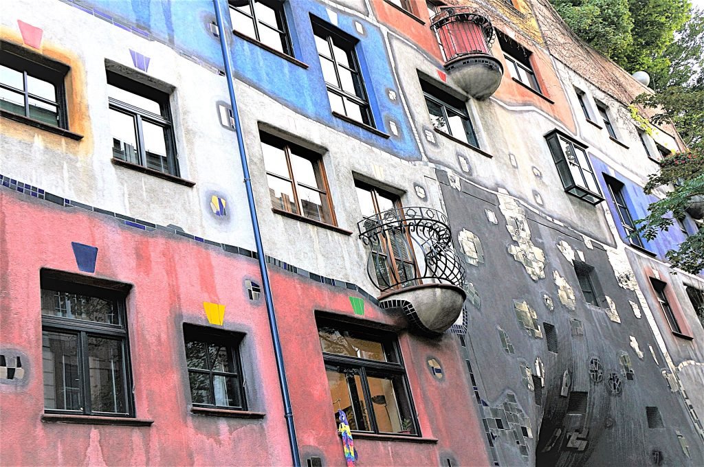 9 Hundertwasser-Voiena-Austria