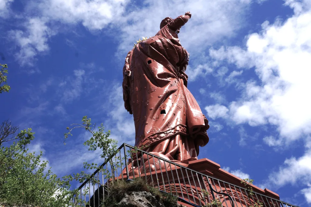 10 Notre Dame-Le Puy-Francia