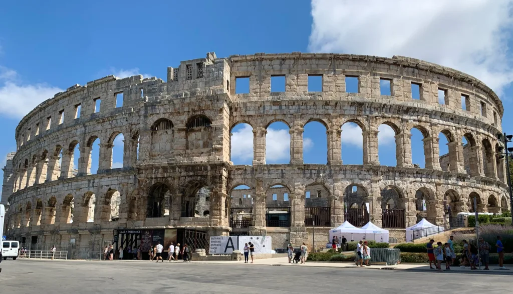 11 Anfiteatro de Pula-Rovinj-Croacia