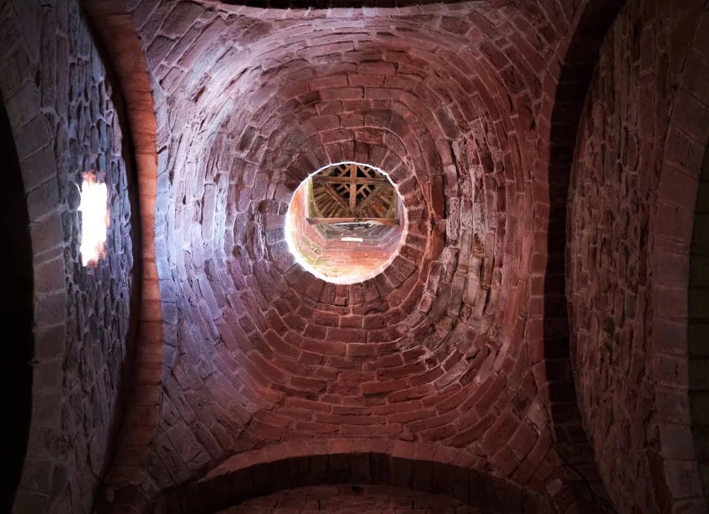 11 catedral-Collonges-la-Rouge-francia