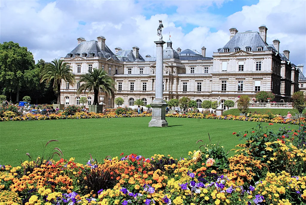 0A Luxemburgo-París-Francia
