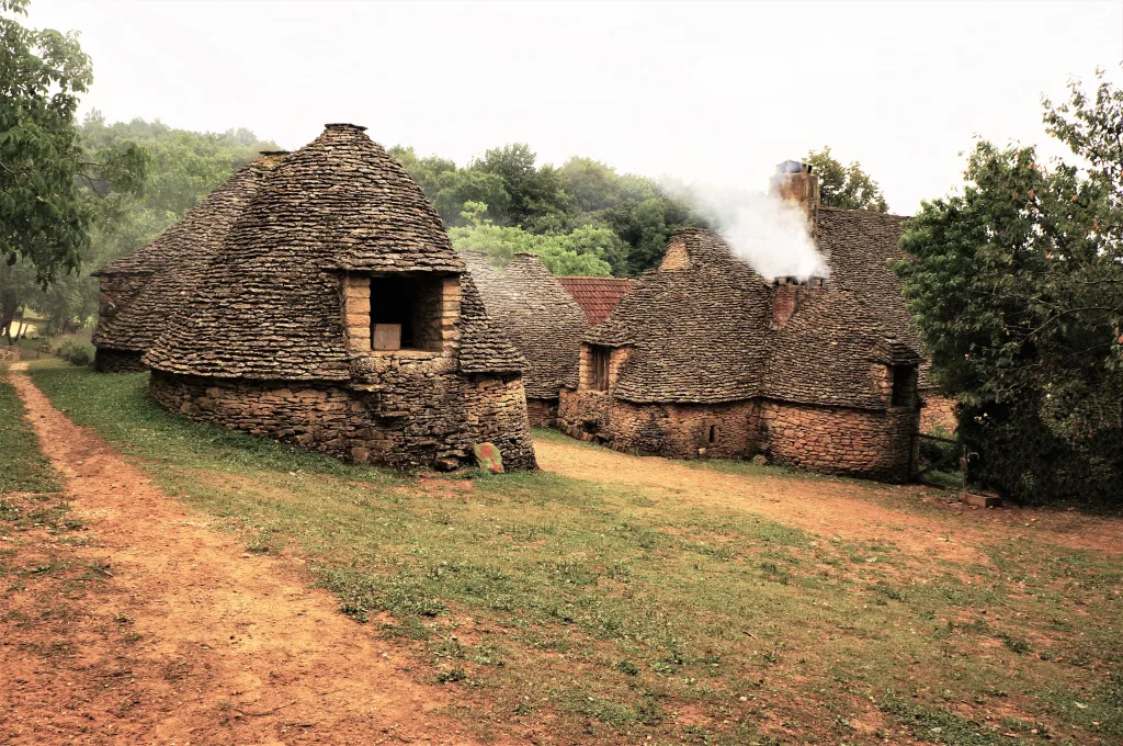 1 cabanes de Breuil-Perigord-Francia