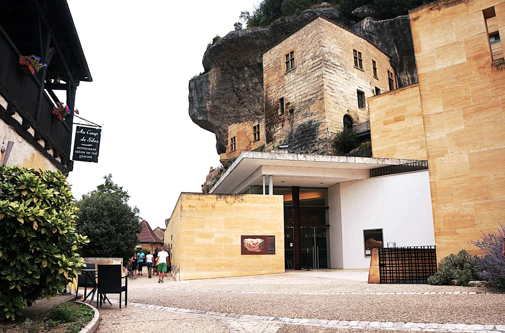 14 Museo Prehistoria Les Eyzies-Perigord-Francia