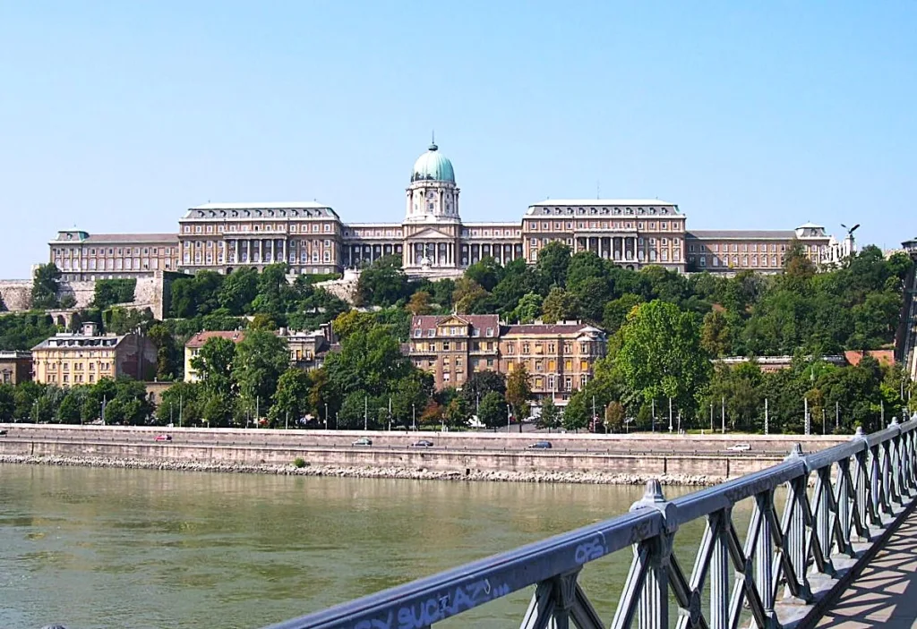 1 Castill-Budapest-Hungría