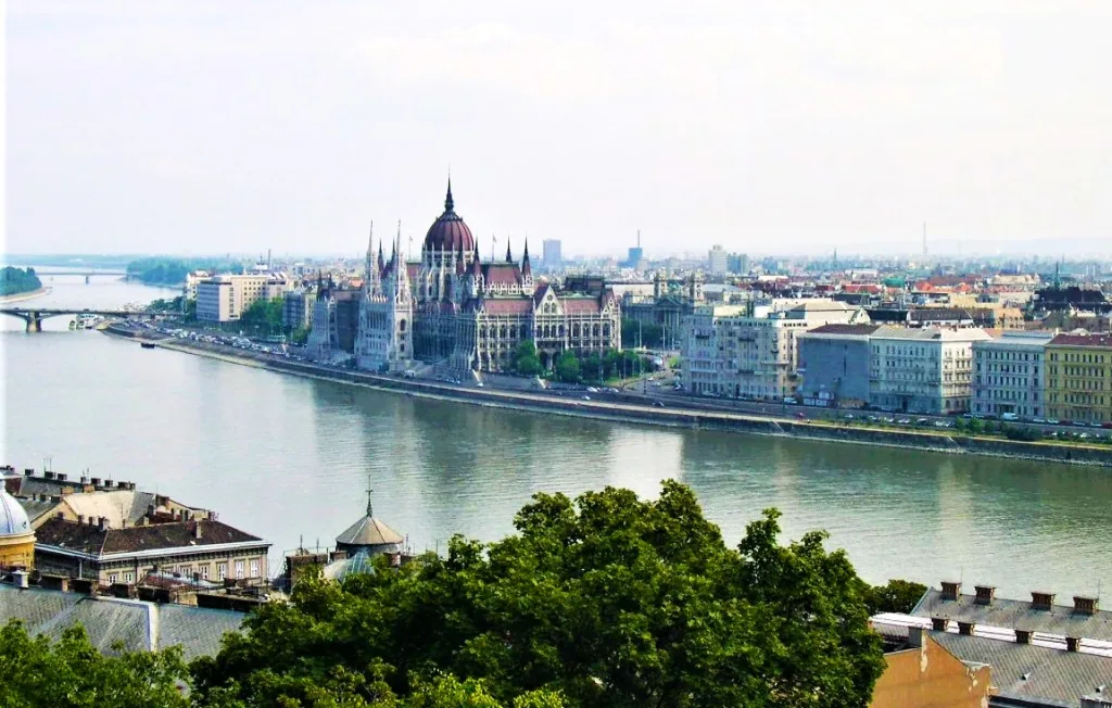 2 Danubio-Budapest-Hungría