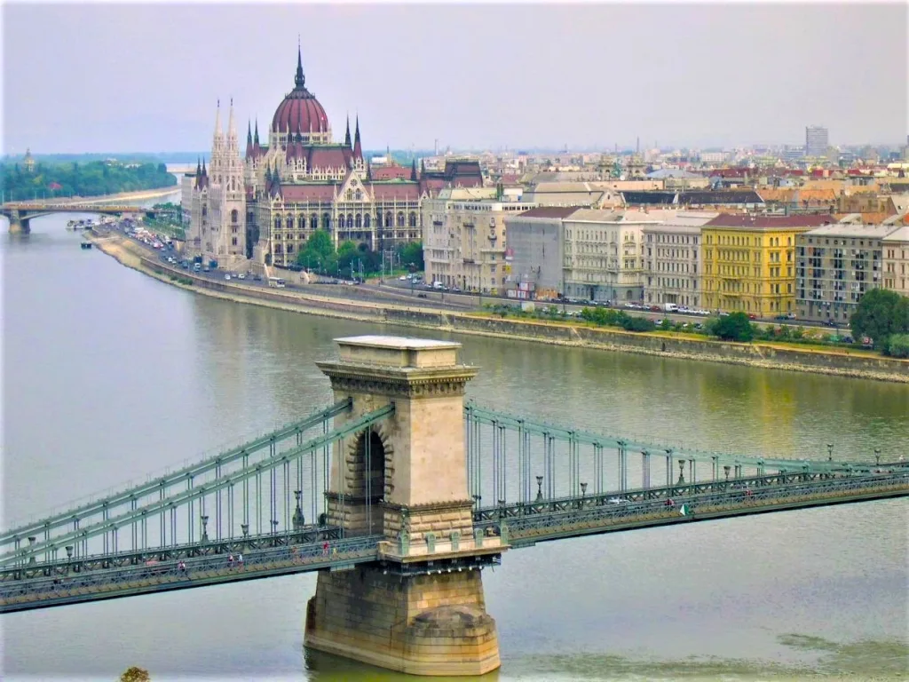 3 Danubio-Budapest-Hungría
