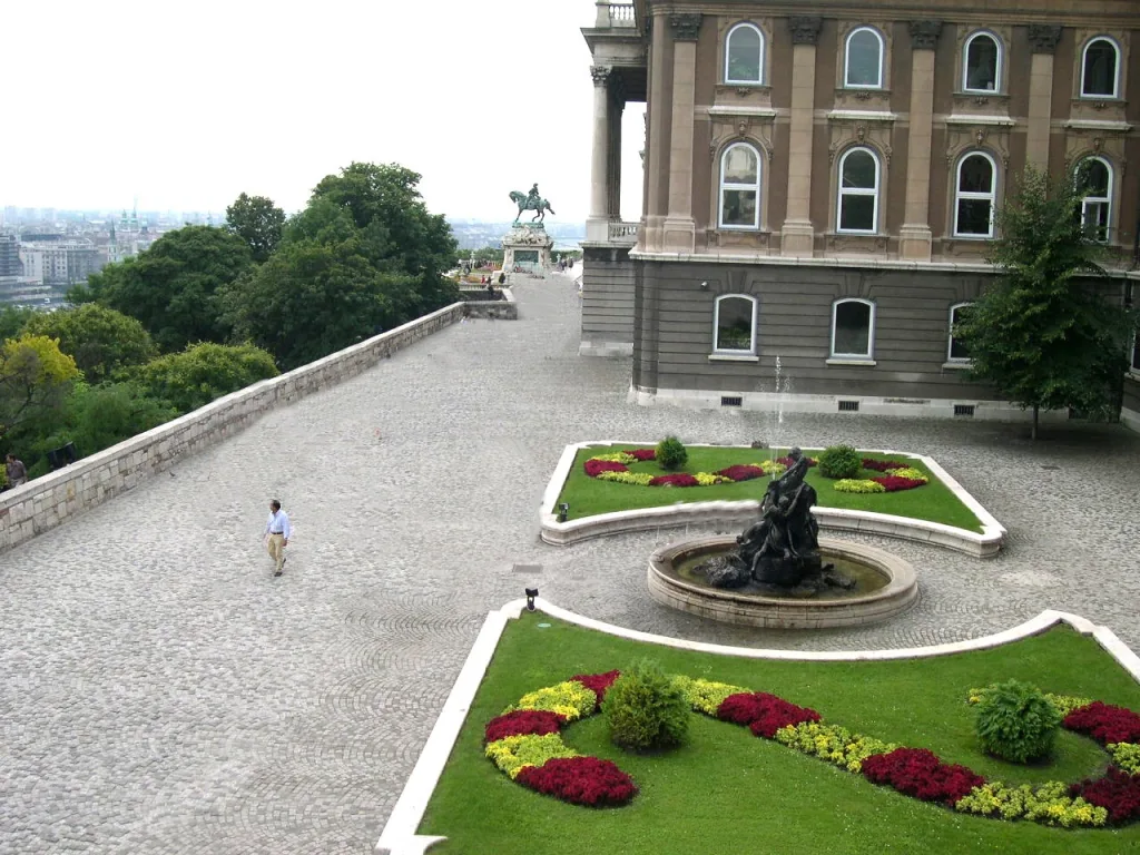 4 Castillo-Budapest-Hungría