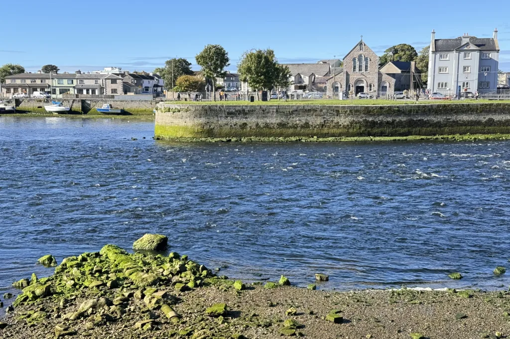 11 Claddagh-Iglesia-Galway-Irlanda