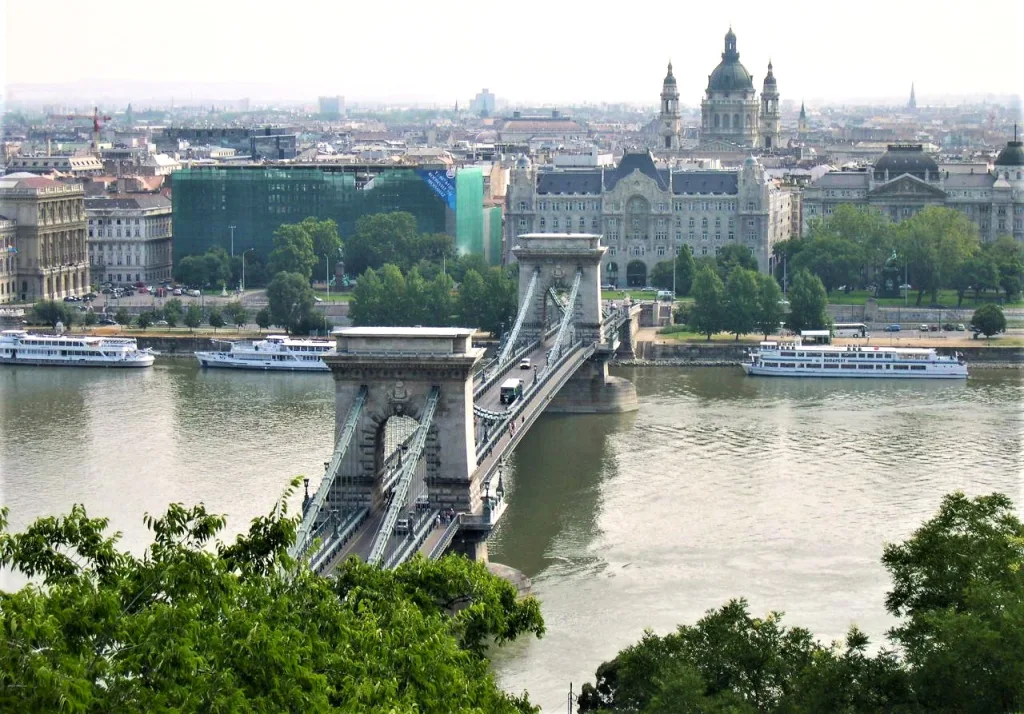 2 Puente cadenas-Budapest-Hungría