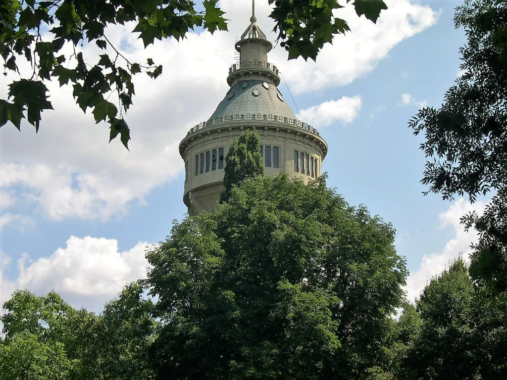 3 Torre del Agua-Budapest-Hungría