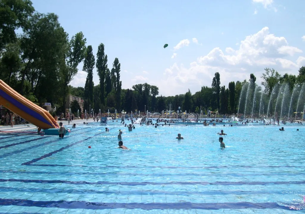 6 Palatinus Bath-Budapest-Hungría