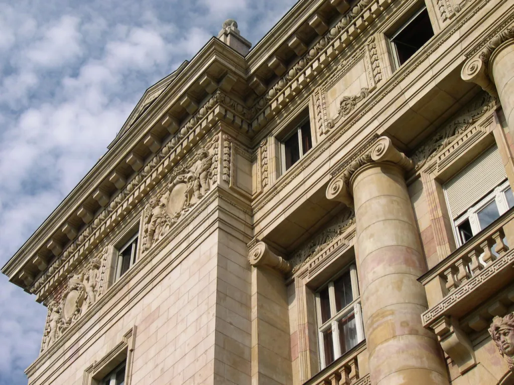 7 Edificio-Budapest-Hungría