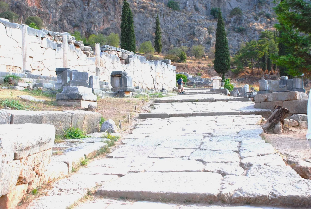 10 Vía Sacra-Delfos-Grecia