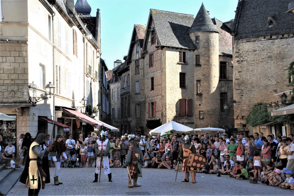 10 artistas-Sarlat-Francia