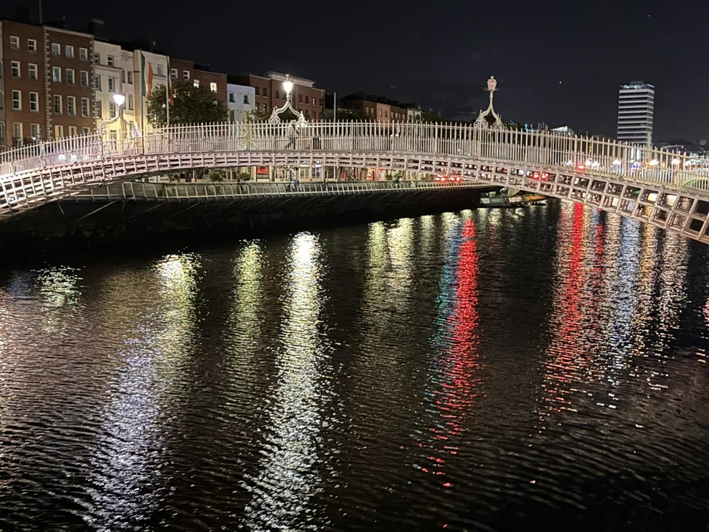 11 Half Penny-Dublín by Night-Irlanda