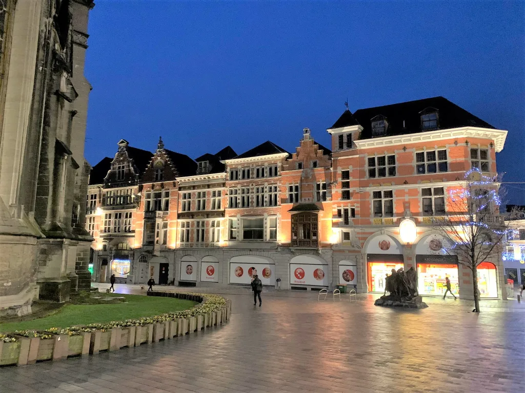 13 Tournai-Lovaina-Bélgica