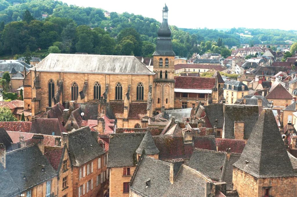 16 Ascensor-sarlat-Francia