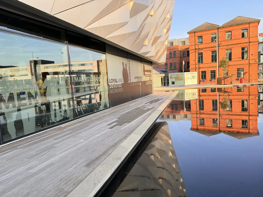 17 Museo Titanic-belfast-Irlanda del Norte