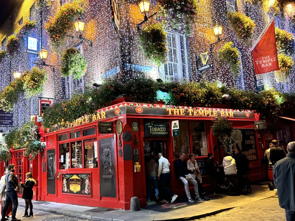 17 Temple bar Pub-Dublín by Night-Irlanda