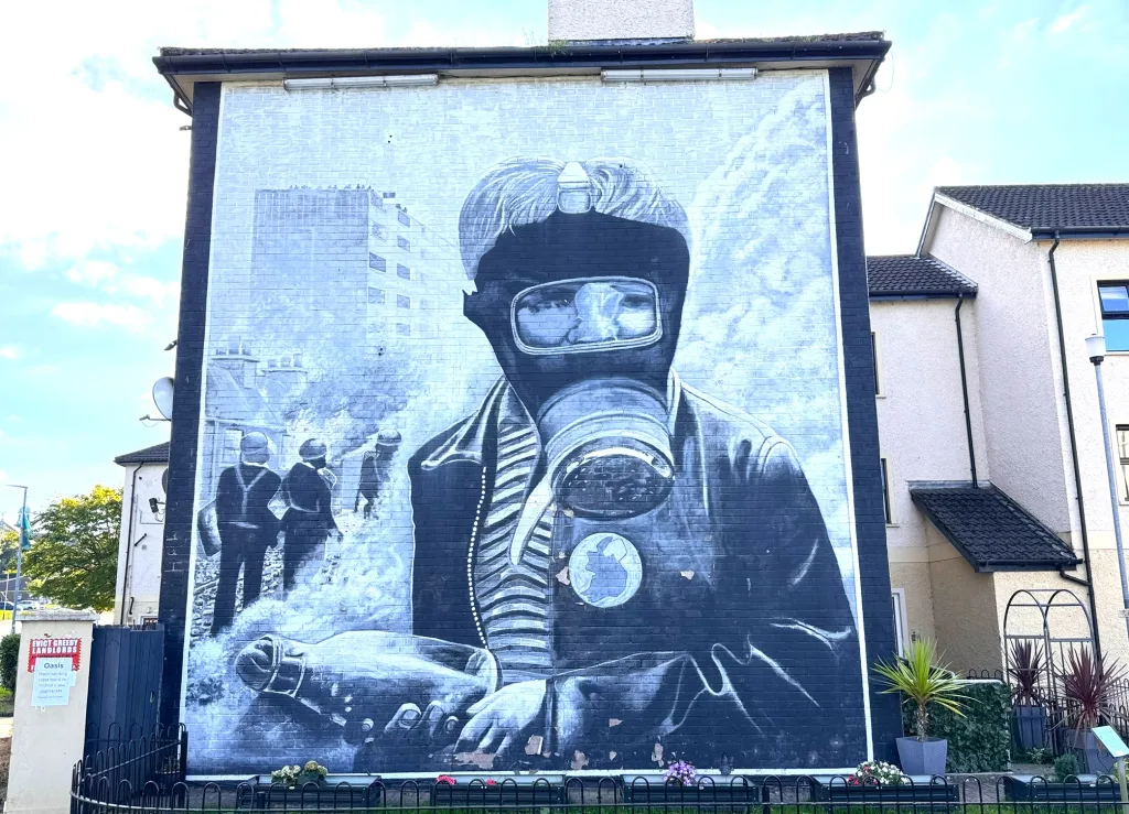 18 Murales-Derry-Irlanda del Norte