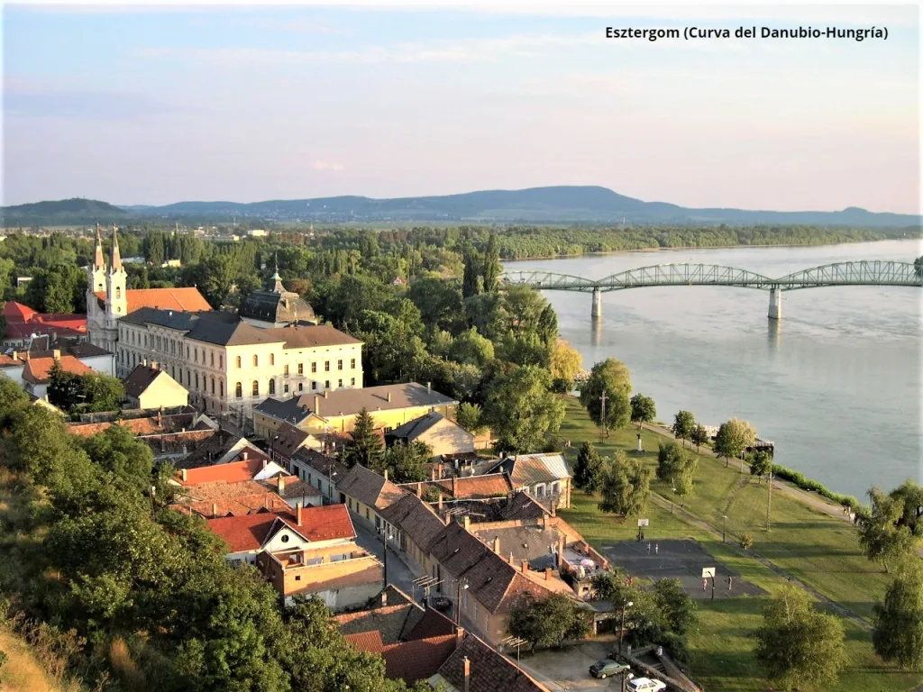 19 Curva Danubio Esztergom-Danubio-Hungría