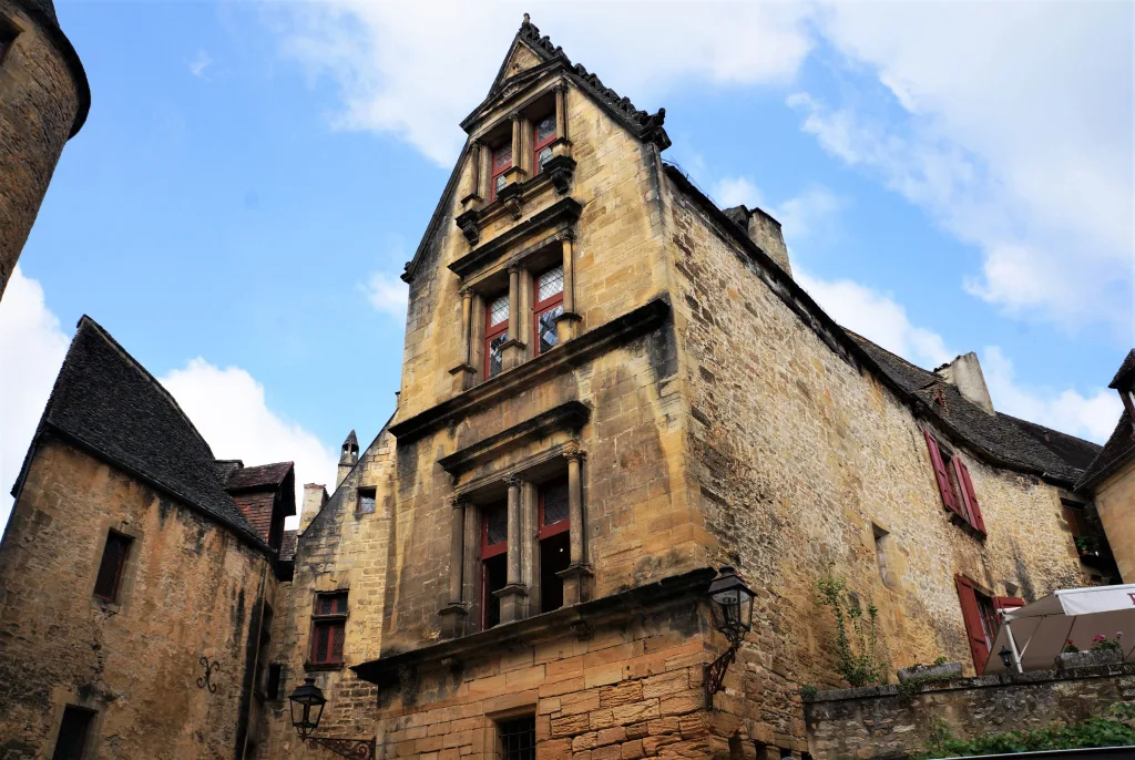 2 Edificios-Sarlat-Francia
