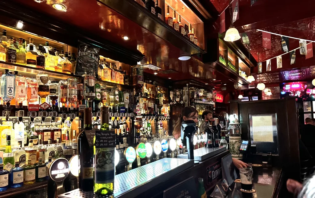 20 Temple Bar-Dublín by Night-Irlanda