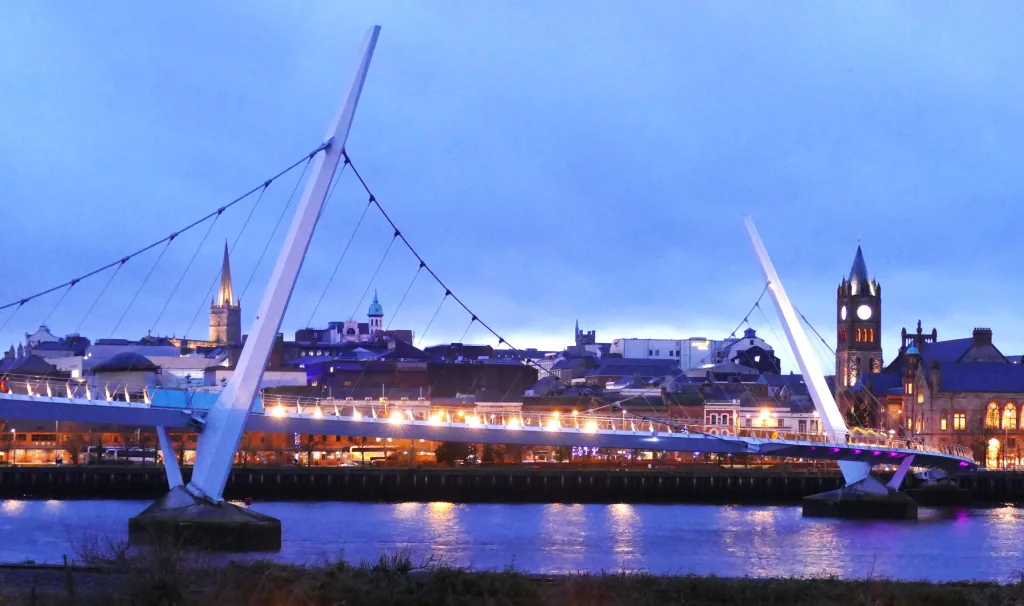 24Peace Bridge-Derry-Irlanda del Norte