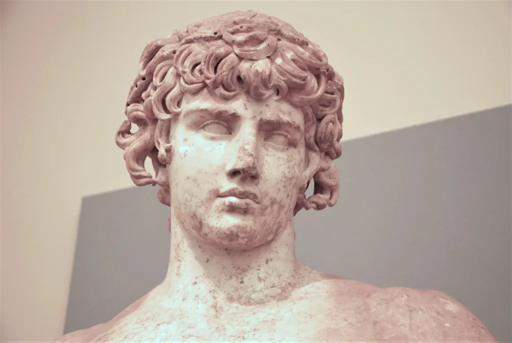 25 Antinoo-Delfos-Grecia