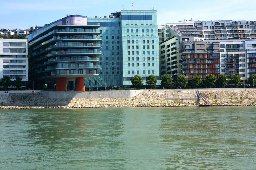 3 Bratislava-Eslovaquia