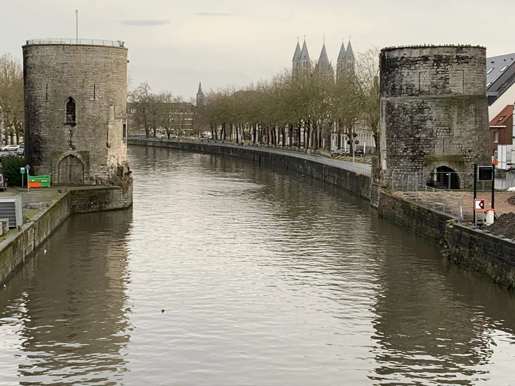 4 Tournai-Lovaina-Bélgica