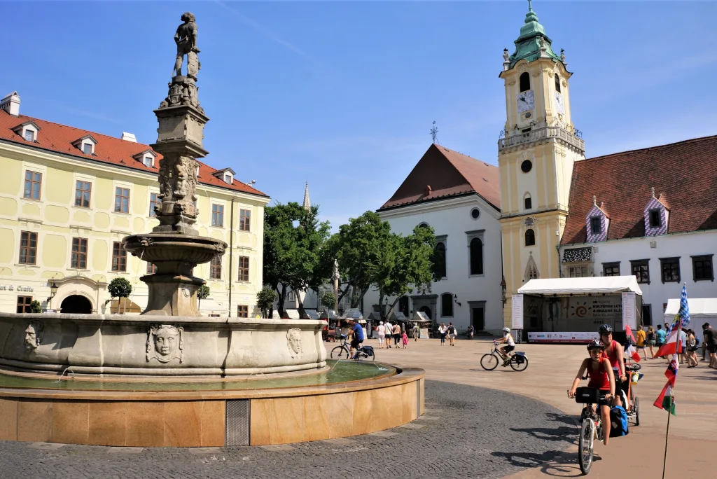 6A Plaza Hlavne Namesti-Bratislava.Eslovaquia
