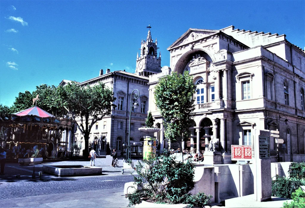9 Plaza Reloj-Avignon-Francia