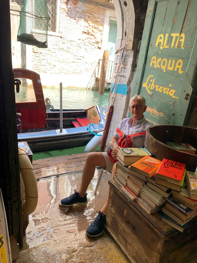 10 Acqua Alta-Venezia-Italia