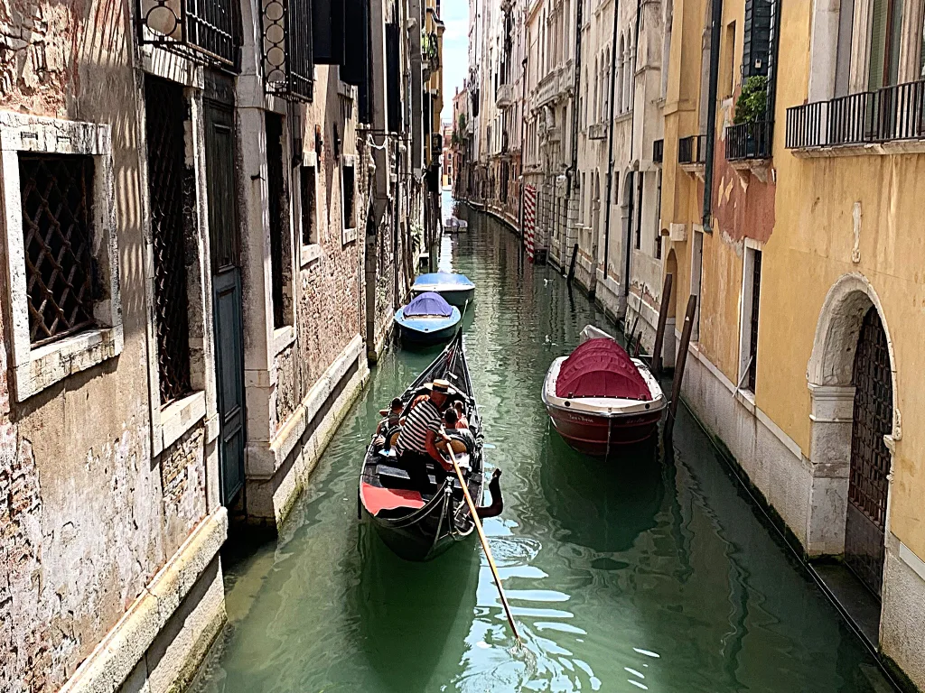 16 Góndolas-Venezia-Italia