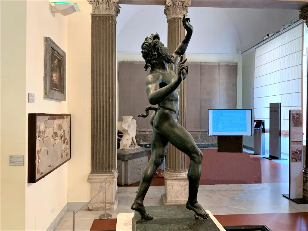21 fauno-Arqueológico-Nápoles-Italia