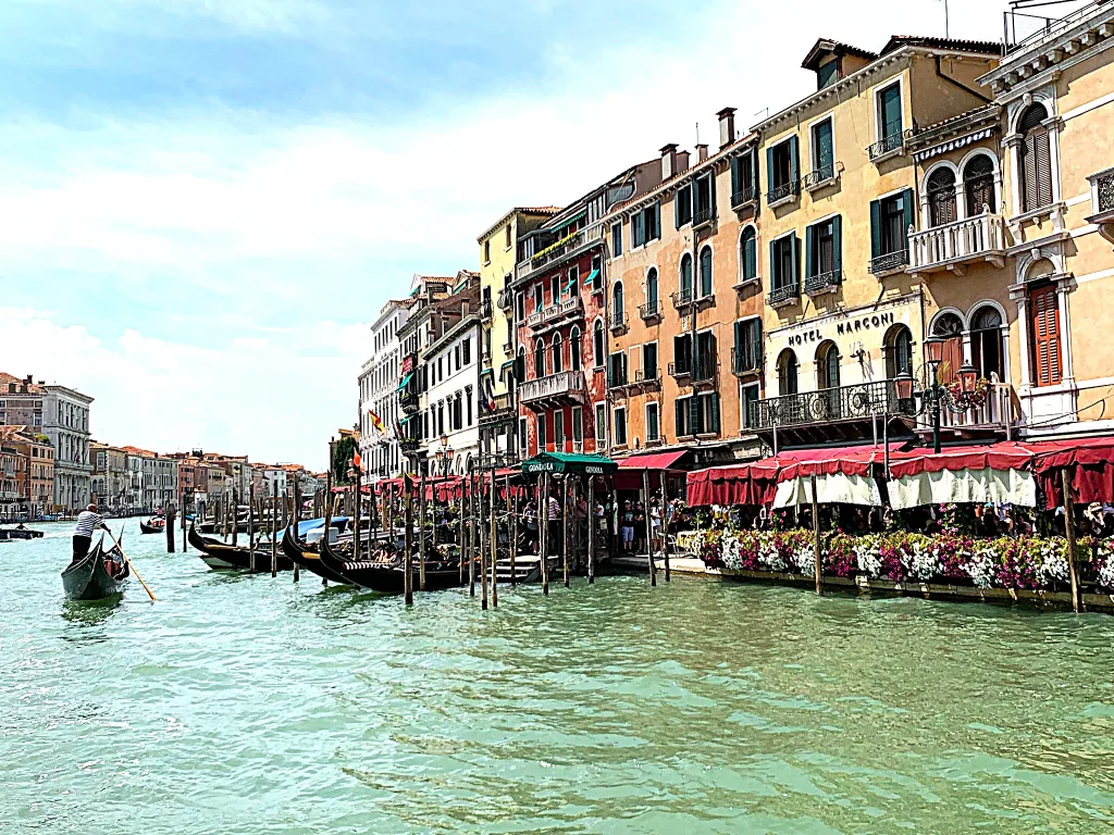 24 Góndolas-Venezia-Italia