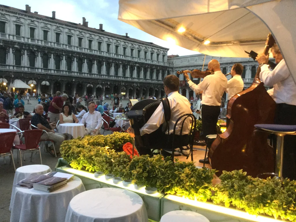 27 Café Florián-Venezia-Italia