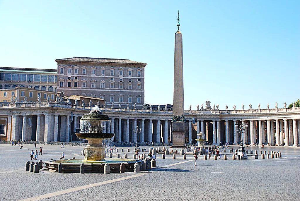 4 Plaza S. Pedro-Vaticano-Italia