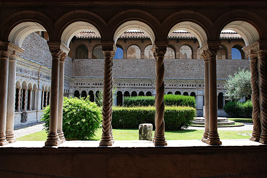 7 Claustro-S.Juan de Letrán-Roma-Italia