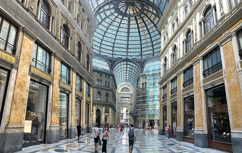 01 Galería-Nápoles-Italia