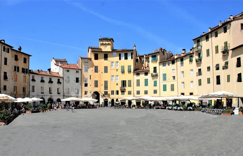 16 Anfiteatro-Lucca-Italia
